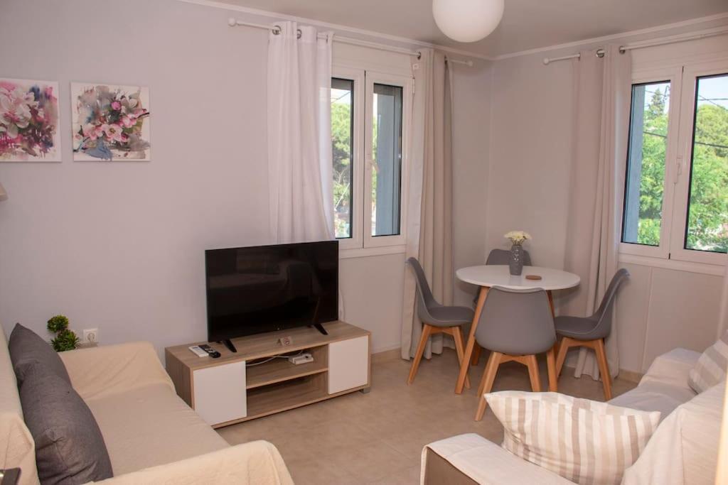 Ferienwohnung Anadora 2: Hospitable Stone House With Yard Alexandroupoli Exterior foto